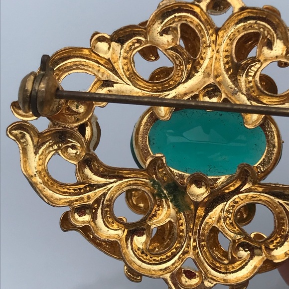 Vintage open back green glass stone brooch - Picture 2 of 2
